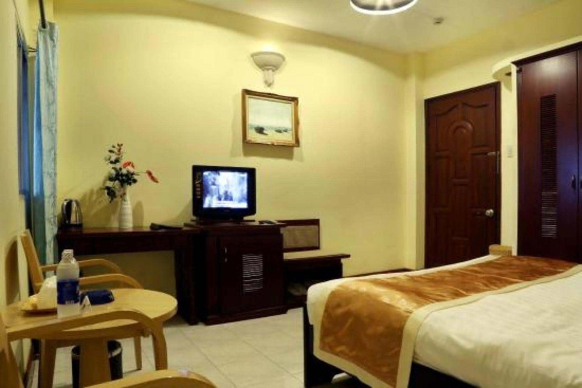 Lien Thanh Hotel Ho Chi Minh City Exterior photo