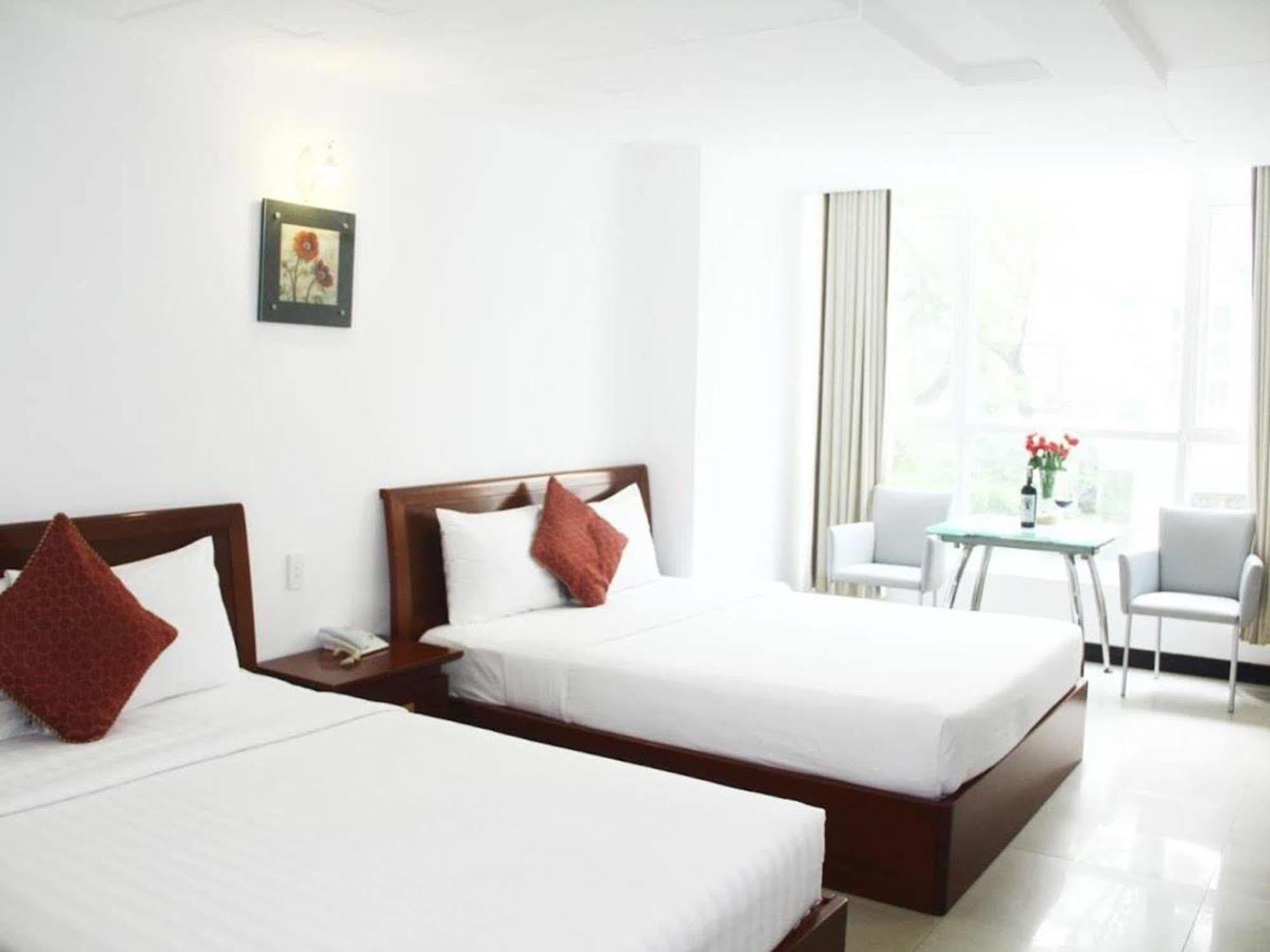 Lien Thanh Hotel Ho Chi Minh City Exterior photo