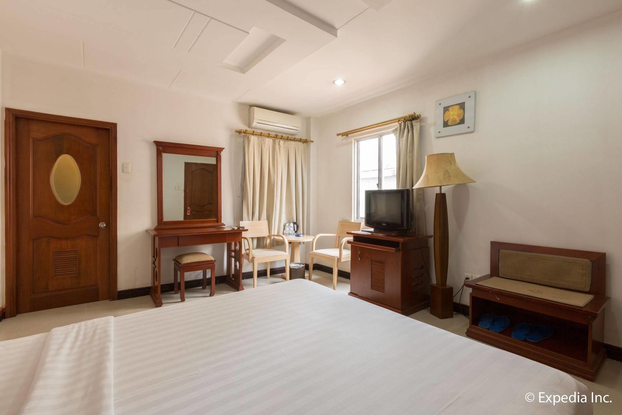 Lien Thanh Hotel Ho Chi Minh City Exterior photo