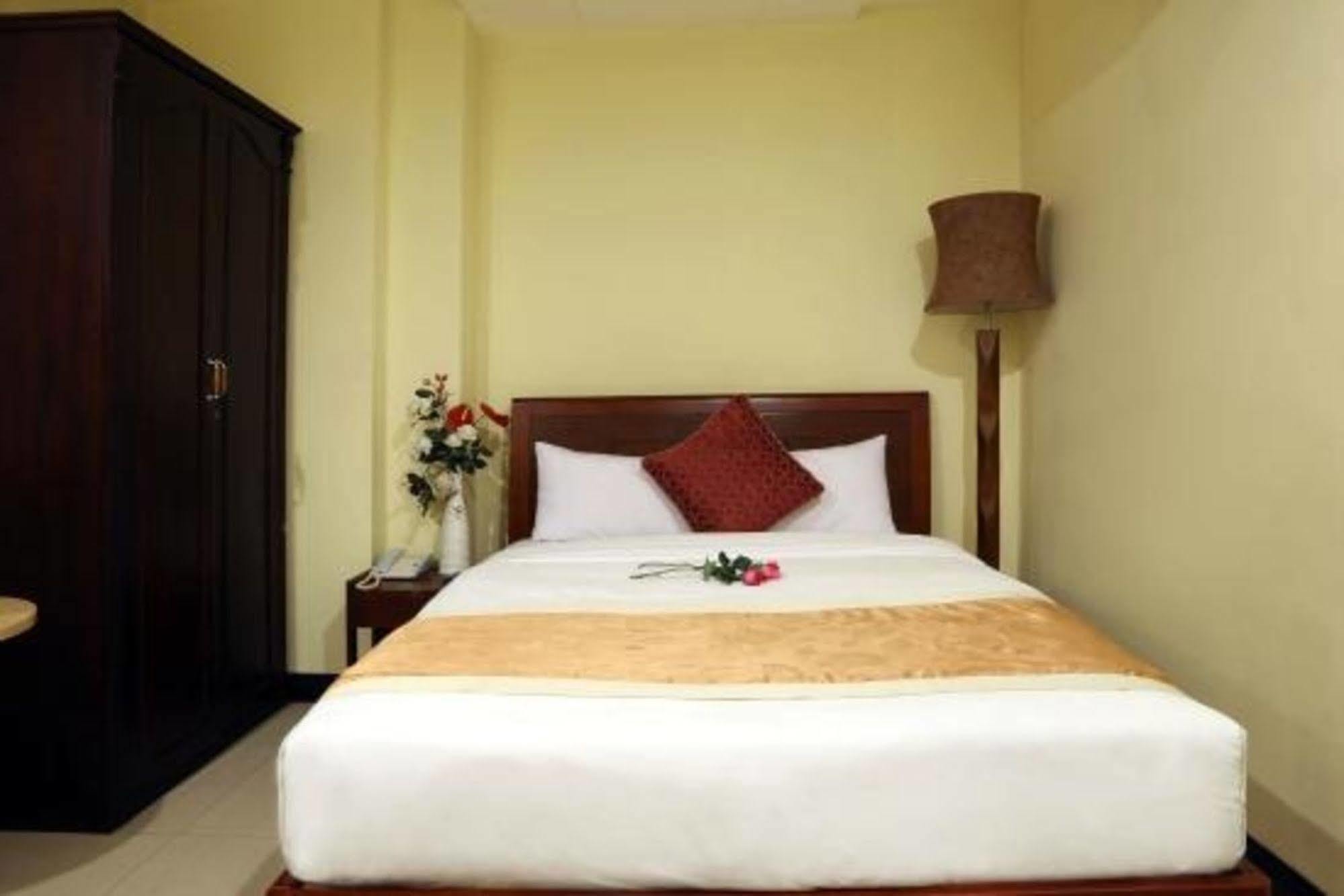 Lien Thanh Hotel Ho Chi Minh City Exterior photo